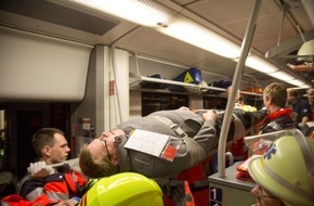 Rettungsdienst-Kooperation in Schleswig-Holstein gGmbH: RKiSH: 40 Verletzte bei Zugunglück auf der Rendsburger Eisenbahnbrücke - Rettungskräfte proben den Ernstfall