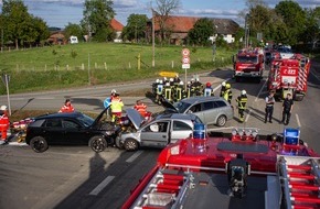 Feuerwehr Iserlohn: FW-MK: Verkehrsunfall in Iserlohn Rheinen