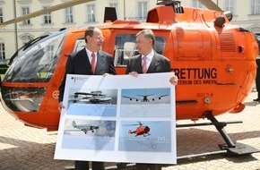 BAGFW e.V.: Wohlfahrtsmarken 2008: Markenübergabe an Bundespräsident Köhler