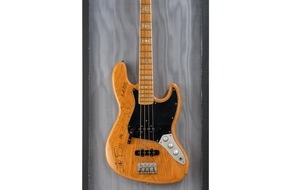 Dorotheum: FALCO’S BASS GUITAR AT DOROTHEUM AUCTION / First electric bass of Falco to be auctioned on January 31 in Vienna, Austria