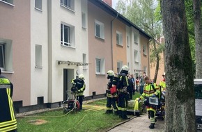 Feuerwehr Hattingen: FW-EN: Zwei nahezu gleichzeitig gemeldete Brände in Wohnhäusern beschäftigten die Hattinger Feuerwehr