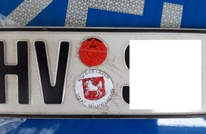 Polizeiinspektion Wilhelmshaven/Friesland: POL-WHV: Urkundenfälschung in Wilhelmshaven - selbstgemalter TÜV- und Zulassungsstempel