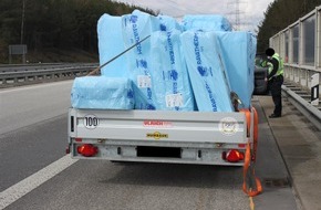 Polizeidirektion Kaiserslautern: POL-PDKL: Verlorene Ladung auf der Autobahn