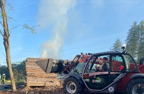 Feuerwehr Iserlohn: FW-MK: Iserlohner Spezialfahrzeug unterstützt bei Feuer in Hemer