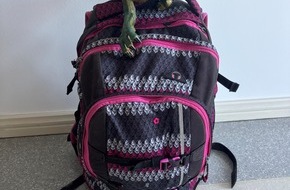 Polizeipr&auml;sidium Neubrandenburg: POL-NB: Dino vermisst Spielfreund - Polizei sucht Rucksackbesitzer