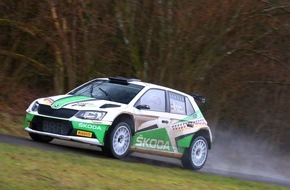 Skoda Auto Deutschland GmbH: Härtetest für Meisterschafts-Spitzenreiter Fabian Kreim bei der Rallye 'Rund um die Sulinger Bärenklaue' (FOTO)