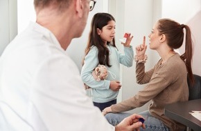 ABDA Bundesvgg. Dt. Apothekerverbände: Ihr Kind hat Asthma? Apotheken bieten praktisches Üben mit Asthma-Medikamenten an