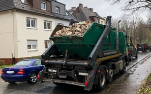 Polizei Bielefeld: POL-BI: Vorsicht: Steinschlag