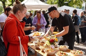 LID Pressecorner: 21 localit&eacute;s c&eacute;l&egrave;brent un festin &agrave; base d&rsquo;aliments r&eacute;cup&eacute;r&eacute;s