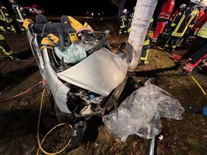 POL-STD: 19-jähriger Autofahrer bei Unfall in der Gemarkung Ahlerstedt schwer verletzt - Beifahrerin mit leichten Verletzungen