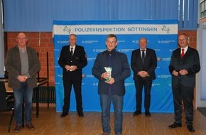 Polizeiinspektion Göttingen: POL-GÖ: (445/2020) Kriminaltechniker aus Hann. Münden erhält den "Grünen Bären"