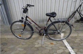 Polizeiinspektion Celle: POL-CE: Zeugenaufruf: Wem gehören die Fahrräder?
