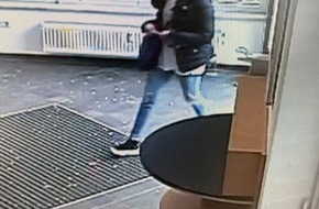 Polizeipr&auml;sidium Nordhessen: POL-KS: Unbekannte T&auml;ter heben mit gestohlener EC-Karte ab: Polizei fahndet mit Fotos