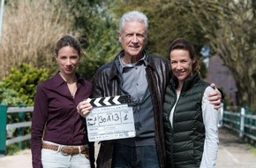 ZDF: "Das Mädchen aus dem Moor" - ZDF dreht "Fernsehfilm der Woche" mit Robert Atzorn und Alexandra Neldel (FOTO)