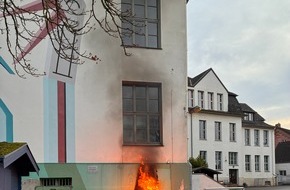 Feuerwehr M&uuml;lheim an der Ruhr: FW-MH: FW-MH: Kleinbrand an Schule