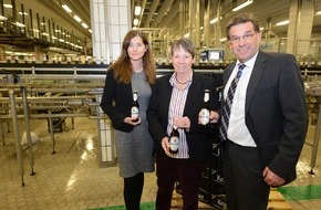 Krombacher Brauerei GmbH & Co.: Bundesumweltministerin Dr. Barbara Hendricks besucht Krombacher Brauerei - umweltfreundliches Engagement pro Mehrweg vorbildlich