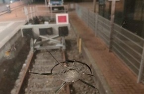 Bundespolizeiinspektion Bad Bentheim: BPOL-BadBentheim: Zug vermutlich mit Steinen beworfen