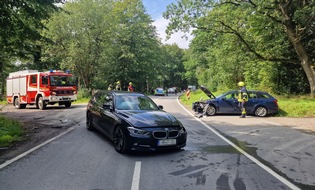 Polizeiinspektion Hameln-Pyrmont/Holzminden: POL-HM: Zwei Verletzte durch Verkehrsunfall bei Dörpe