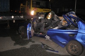 Polizeiinspektion Hameln-Pyrmont/Holzminden: POL-HM: Verkehrsunfall mit einer leicht verletzten Person