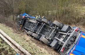 Autobahnpolizeiinspektion: API-TH: Vollsperrung nach Lkw-Unfall