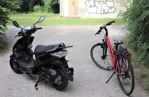 Polizei Paderborn: POL-PB: Wem gehören der Motorroller und das Fahrrad?