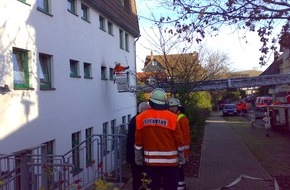 Polizeiinspektion Hameln-Pyrmont/Holzminden: POL-HOL: Flammen schlagen aus Reinigungsmaschine / Feueralarm in der Seniorenresidenz / 10.000 Euro Schaden