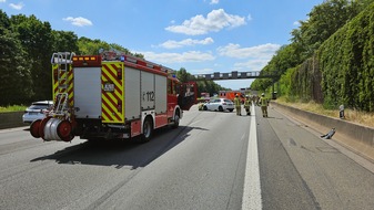 Freiwillige Feuerwehr Burscheid: FW Burscheid: Verkehrsunfall sorgt für Stau auf Autobahn
