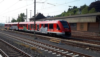 Bundespolizeiinspektion Trier: BPOL-TR: Graffiti an zwei Reisezügen im Bahnhof Remagen - Bundespolizei Trier sucht Zeugen