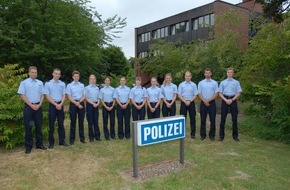 Kreispolizeibehörde Höxter: POL-HX: Polizei Höxter begrüßt Kommissaranwärter