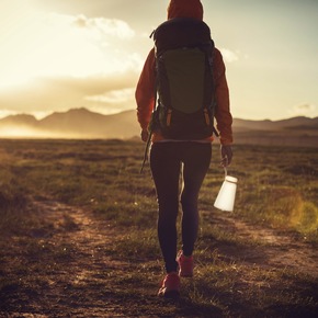 Nomad Lighting: Lampenwelt.de pr&auml;sentiert mobile Akkuleuchten f&uuml;r Abenteuer und Alltag