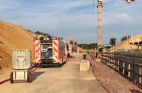 Feuerwehr Frankfurt am Main: FW-F: Feuer auf der Baustelle vom S-Bahntunnel am Flughafen verursacht starke Rauchentwicklung und einen größeren Sachschaden