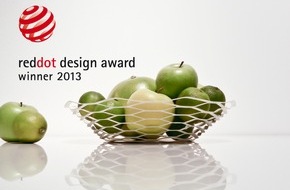 Manor AG: La coupe à fruits La Vague de Manor récompensée du « red dot award: product design 2013 »