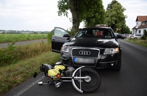 Kreispolizeibehörde Herford: POL-HF: Kleinkraftrad bei Unfall mitgezogen- Fahrer ins Krankenhaus eingeliefert
