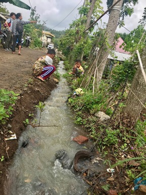 Hilfe die ankommt / Bewegende Eindrücke in Indonesiens Slums