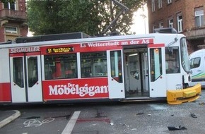 Polizeipräsidium Mainz: POL-PPMZ: Mainz, Bus kollidierte mit Straßenbahn - Drei Verletzte