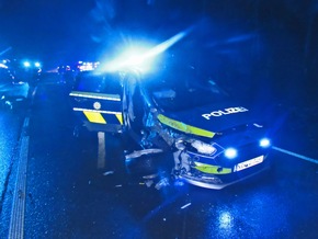 POL-ME: Nach Einbruch in Supermarkt: Polizei fasst Tatverdächtigen - Unfall bei Verfolgungsfahrt - Langenfeld - 2010112