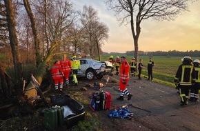 Kreisfeuerwehr Rotenburg (W&uuml;mme): FW-ROW: Schwerer Verkehrsunfall auf der K210 - Fahrer t&ouml;dlich verletzt