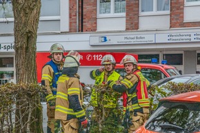 FW Voerde: Schwerer Verkehrsunfall auf dem Rathausplatz in Voerde