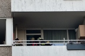 Feuerwehr Dortmund: FW-DO: 05.10.2022 . FEUER IN BODELSCHWINGH Brand auf Balkon eines Mehrfamilienhauses