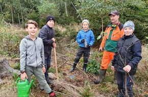 Deutsche Bundesstiftung Umwelt (DBU): DBU: Schüler-Baumpflanzaktion im Pöllwitzer Wald – Bildmaterial und Zitate