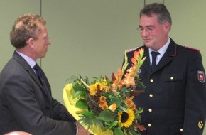 Polizeidirektion Göttingen: POL-GOE: Karl-Heinz Banse als Regierungsbrandmeister für die Landkreise Göttingen, Northeim, Osterode und Hildesheim wiedergewählt (Anlage: 2 Fotos)