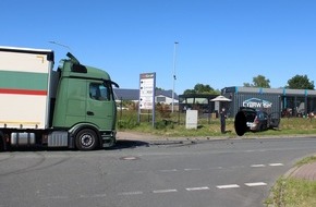 Polizei Minden-L&uuml;bbecke: POL-MI: Kreuzungskollision in Lahde: Seat-Fahrerin bei Unfall leicht verletzt