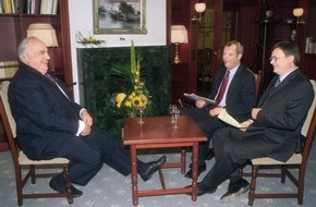 SAT.1: "Eine Frage der Ehre" - Das SAT.1-Interview mit Bundeskanzler a.D. Helmut Kohl / Donnerstag, 29. Juni 2000 um 0.20 Uhr