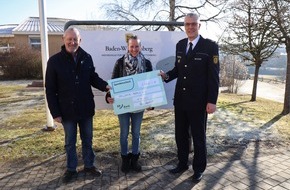Hochschule für Polizei Baden-Württemberg: POL-HfPolBW: Spendenscheck in Höhe von über 2.000 EUR übergeben.