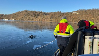 Feuerwehr Essen: FW-E: Wasserrettungseinsatz am Baldeneysee - Eisschicht erschwert Erkundung