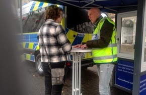 Polizeipräsidium Recklinghausen: POL-RE: Gladbeck: Informationsstand der Polizei gegen Wohnungseinbruch und Taschendiebstahl