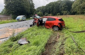 Freiwillige Feuerwehr Alpen: FW Alpen: Zwei Verletzte nach Frontalzusammenstoß