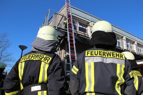 FW-GL: 38 neue Feuerwehrfrauen und -männer für Bergisch Gladbach