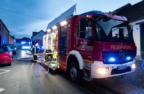 Freiwillige Feuerwehr Wachtberg: FW Wachtberg: Brennender Wohnwagen in Wachtberg-Arzdorf