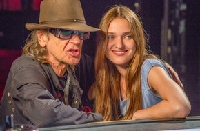 ZDF: "ZDFzeit: Wahnsinn '89. Wie die Mauer fiel" / Dokumentation mit Udo Lindenberg, Josephin Busch und vielen Zeitzeugen (FOTO)